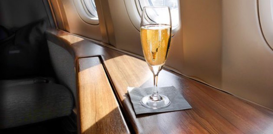 Vén màn những bí mật về rượu vang trên những chuyến bay