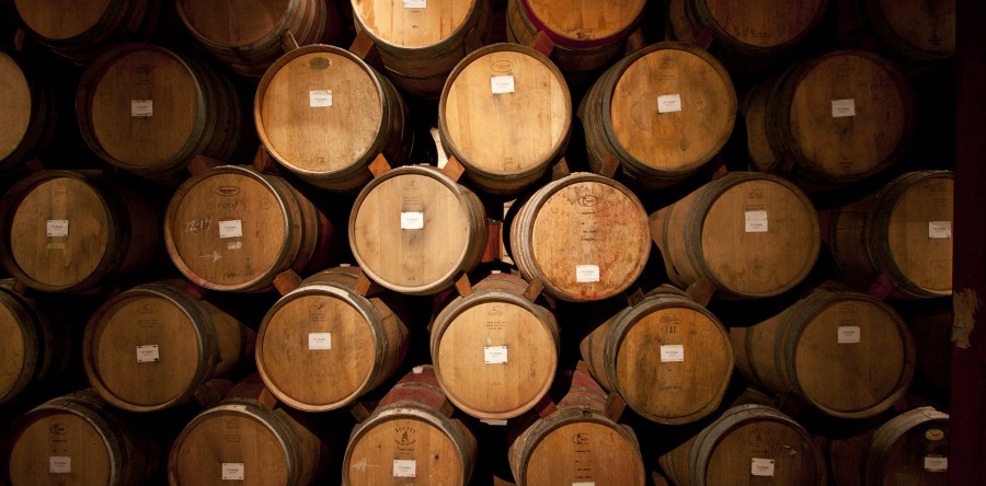 Rượu vang ủ trong thùng gỗ sồi là ngon hơn ?