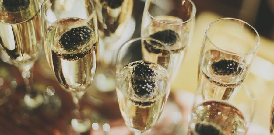 Sự khác biệt giữa sâm panh (champagne), rượu sủi bọt (sparkling) và rượu cava ?